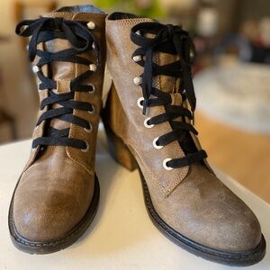 DV Dolce Vita Women's Crazy Horse Tan Leather Lace Up Ankle Boots - 7